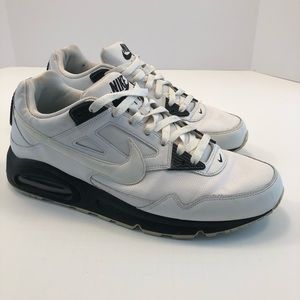 Nike Air Max Skyline Black & White Men’s Size 11.5